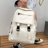 Grote backpack voor avontuurlijke reizen met gespen en zakken