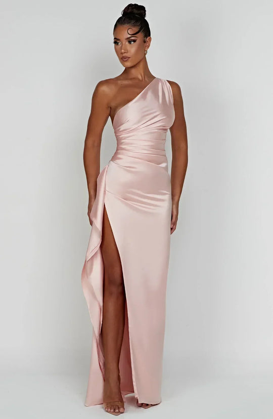 Elara - Luxe Satijnen One-Shoulder Splitjurk
