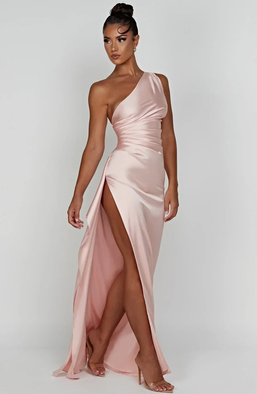 Elara - Luxe Satijnen One-Shoulder Splitjurk