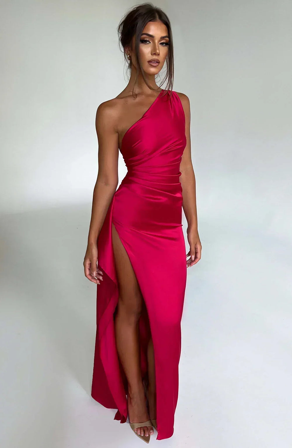 Elara - Luxe Satijnen One-Shoulder Splitjurk
