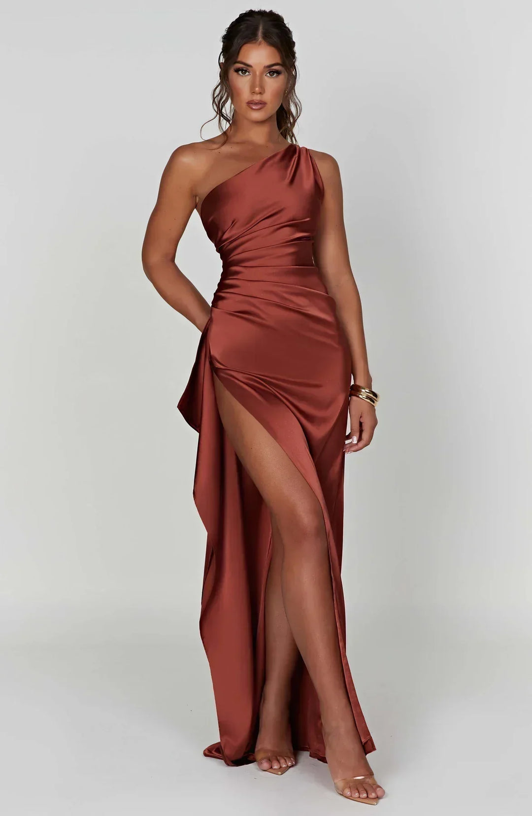 Elara - Luxe Satijnen One-Shoulder Splitjurk