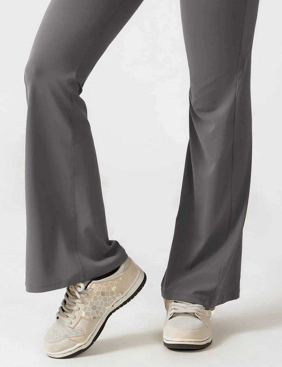 Dames Flared Jumpsuit met V-Rug – Shaping & Comfort voor Elke Dag