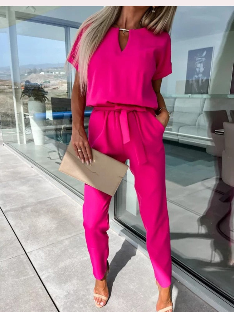 Elara Jumpsuit met Strikdetail – Stijlvol, Comfortabel en Veelzijdig