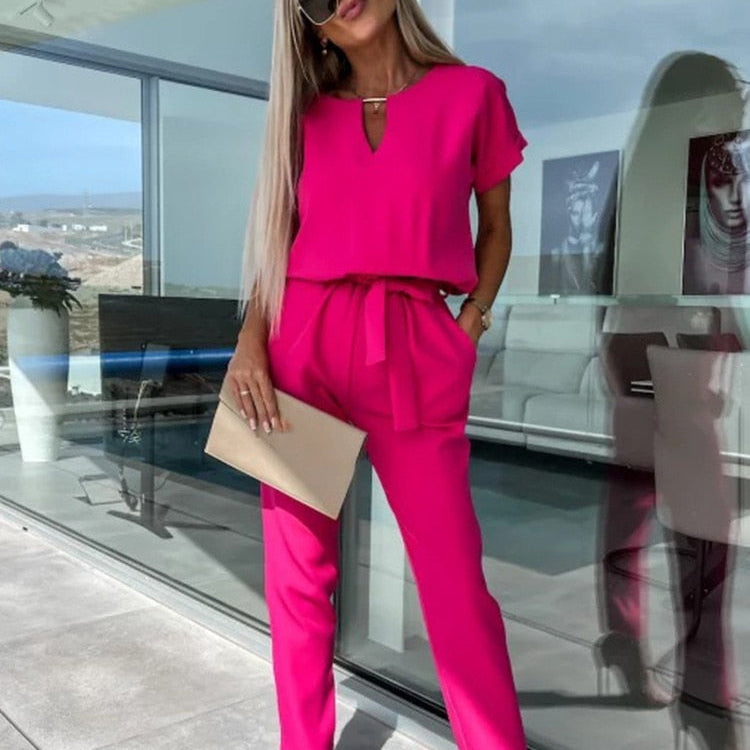 Elara Jumpsuit met Strikdetail – Stijlvol, Comfortabel en Veelzijdig