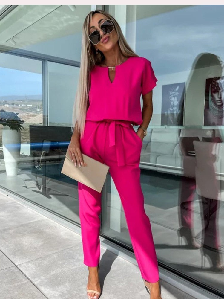 Elara Jumpsuit met Strikdetail – Stijlvol, Comfortabel en Veelzijdig