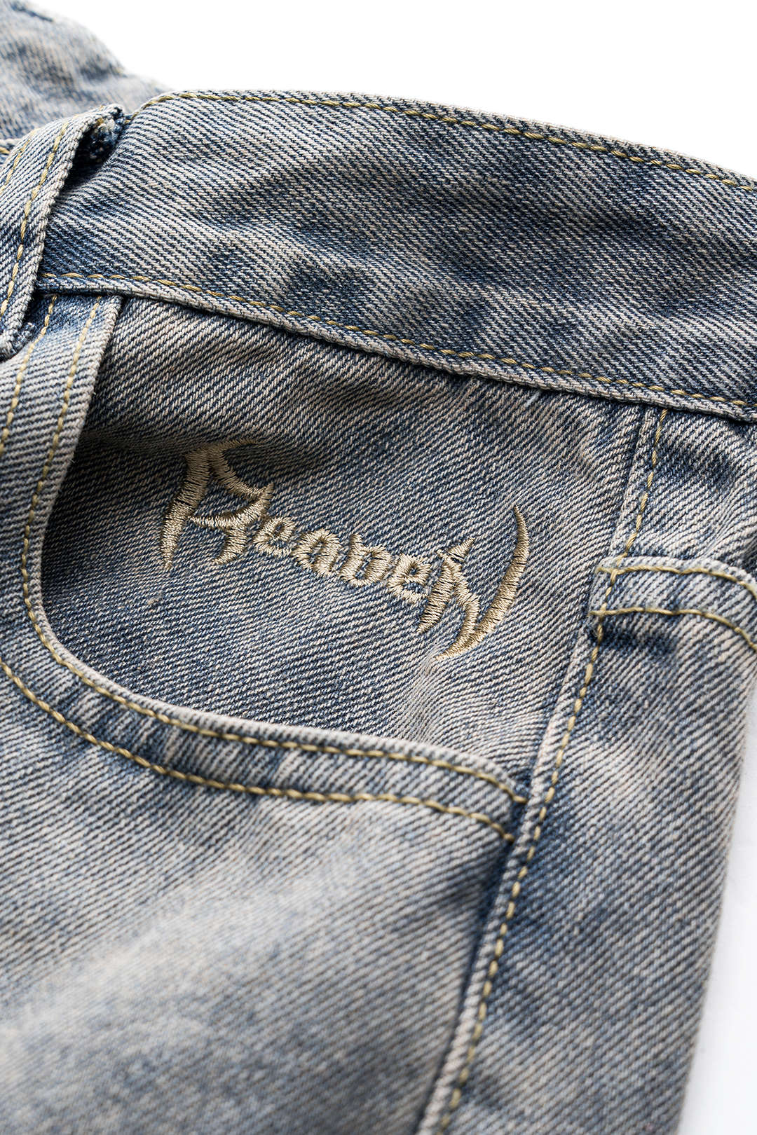 Letter Borduurden Denim Gewassen Knop Pocket Jeans