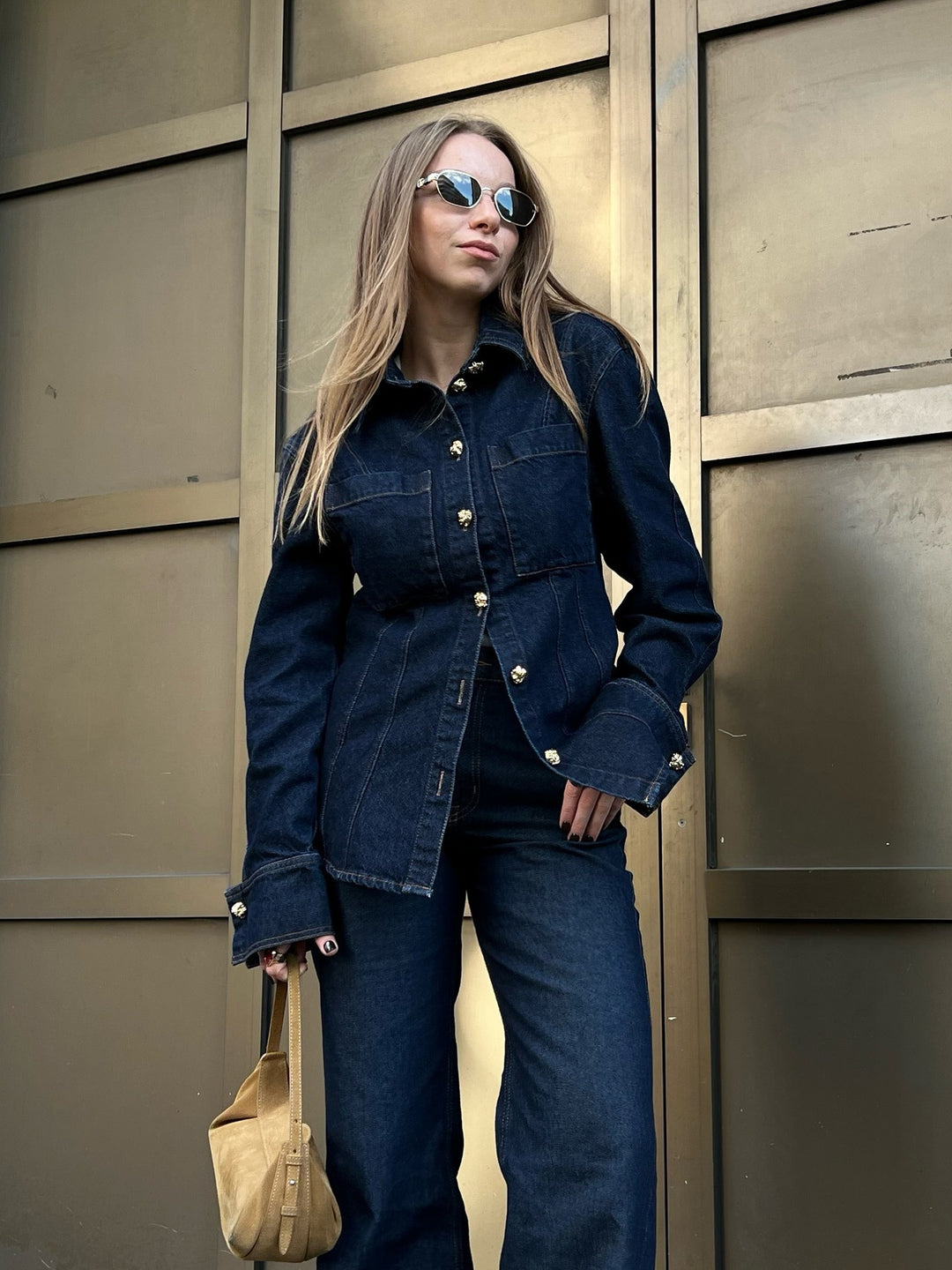 Denim Co-ord Set Dames – Spijkerblouse met Gouden Knopen & Flared Jeans