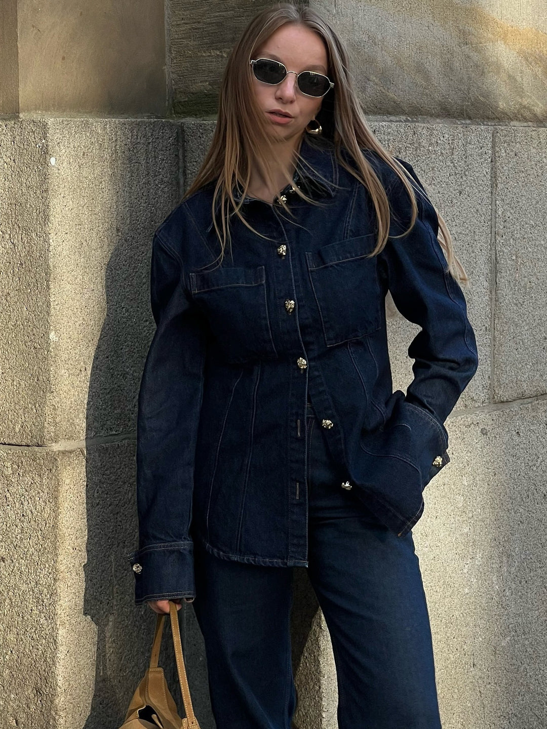 Denim Co-ord Set Dames – Spijkerblouse met Gouden Knopen & Flared Jeans