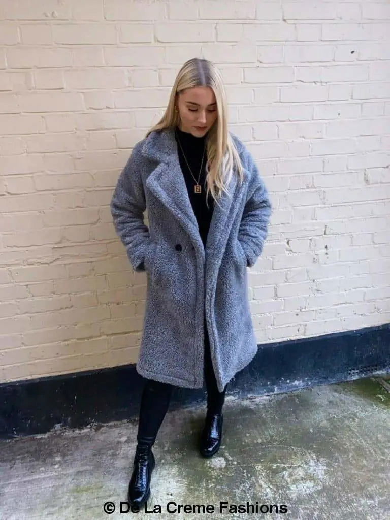 Jackie Dubbelzijdige Borg Teddy Midi Jas | Oversized Pasvorm met Dubbelzijdige Knoopsluiting | Volledig Gevoerd