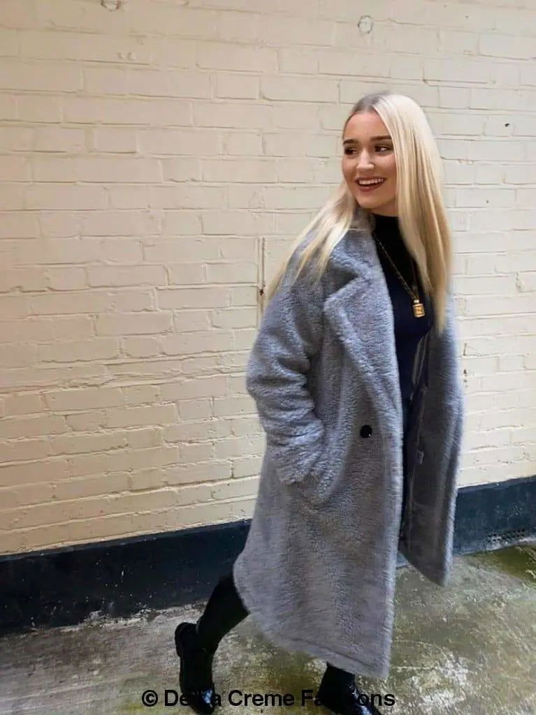 Jackie Dubbelzijdige Borg Teddy Midi Jas | Oversized Pasvorm met Dubbelzijdige Knoopsluiting | Volledig Gevoerd