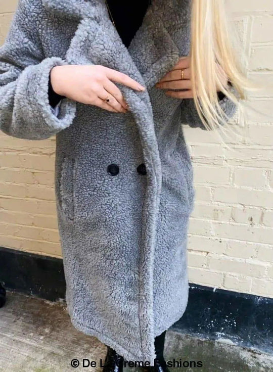 Jackie Dubbelzijdige Borg Teddy Midi Jas | Oversized Pasvorm met Dubbelzijdige Knoopsluiting | Volledig Gevoerd
