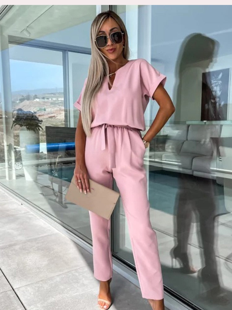 Elara Jumpsuit met Strikdetail – Stijlvol, Comfortabel en Veelzijdig