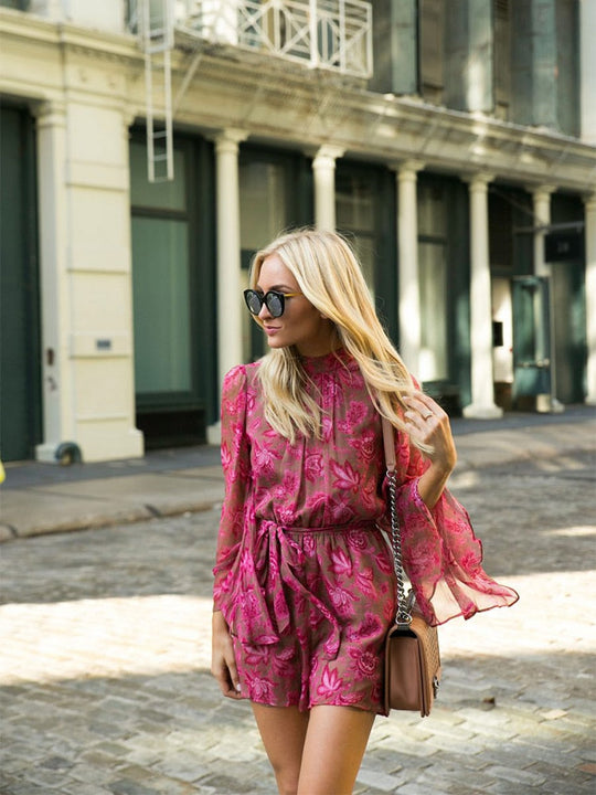 Selène – Roze Mini Jurk | Bloemenprint | Open Rug | Luchtige Lange Mouwen