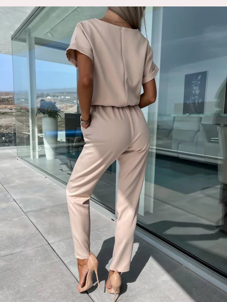 Elara Jumpsuit met Strikdetail – Stijlvol, Comfortabel en Veelzijdig